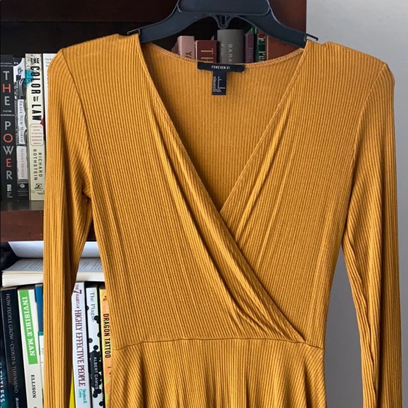 Camel dress - Picture 2 of 4